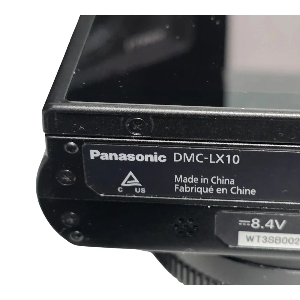 Panasonic LUMIX LX10 20.1MP Digital Camera MINT in BOX